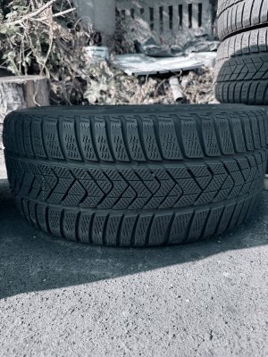 Pirelli Sottozero 3 235/40 19