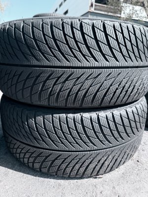 Michelin Pilot Alpin 5 235/40 18