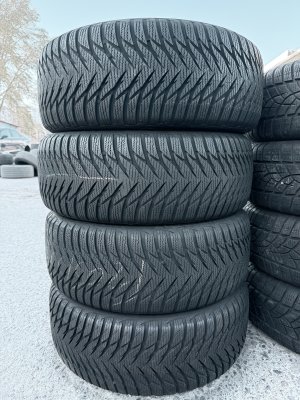 Goodyear UltraGrip 8 205/55 16