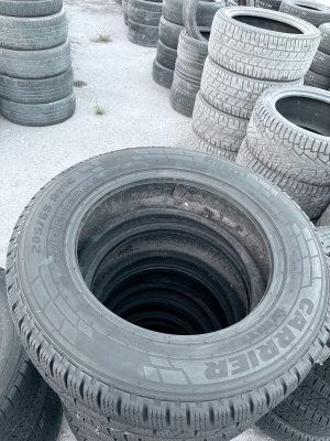 Pirelli Carrier Winter 205/65 16