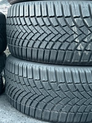 Bridgestone Blizzak LM005 235/40 18