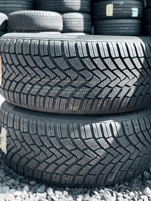 Continental TS850 215/45 16